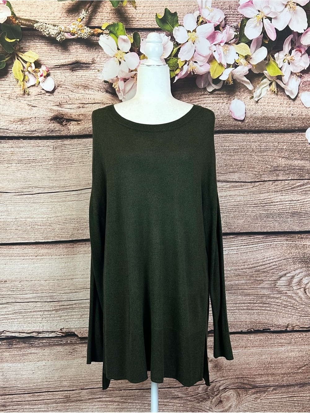 Women’s Acrylic Solid Elegant Minimalist Split Side Knit Sweater Tunic Large